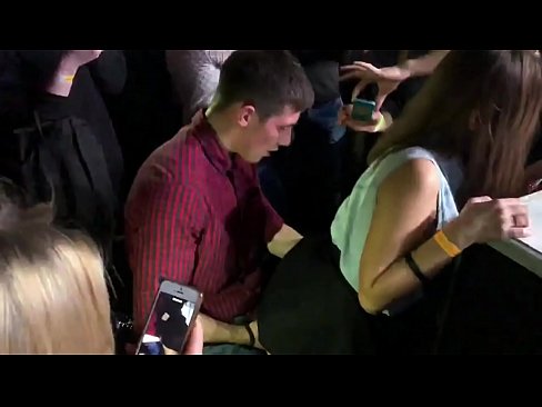 ❤️ Rus gecə klubunda əsl seks. 18 yaşlı rus qızı gecə klubunda anus və vajinada sikilib ☑ Sikiş videosu bizdə